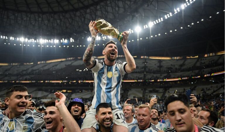 Ronaldo finally congratulates Messi after World Cup triumph