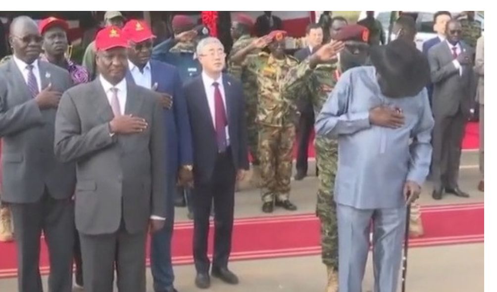 South Sudan President, Salva Kiir wets himself during a public function (VIDEO)