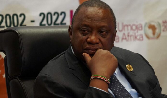 Uhuru should delay his Ksh 39M retirement package and instead keep Azimio role