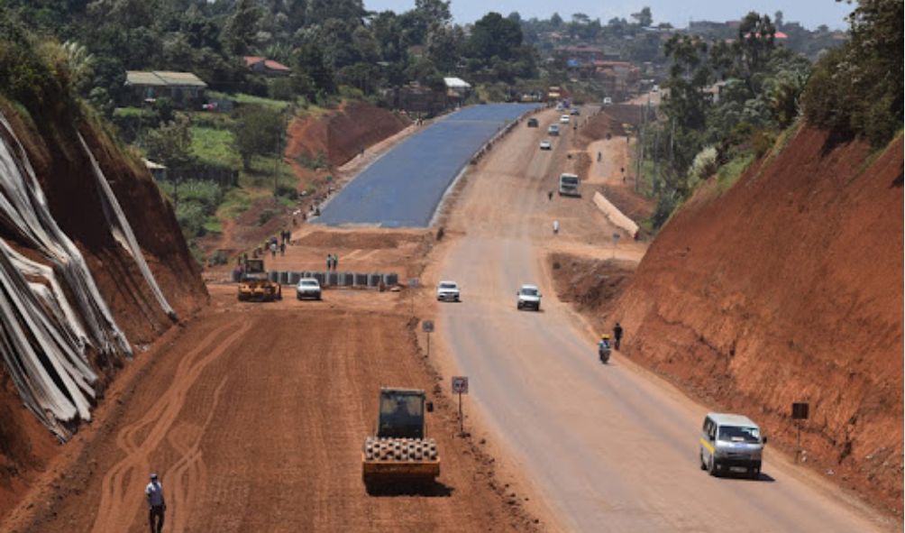 Ruto drops over 3,000km of road planned by Uhuru