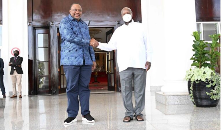 Uhuru visits Ugandan President Yoweri Museveni