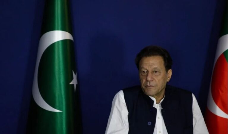 Pakistan Former Leader indicted for leaking secret cable