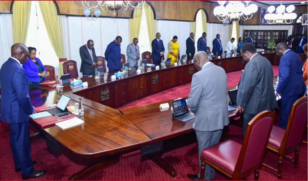 Ruto calls for emergency Cabinet meeting