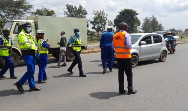 Driver and all passengers forced to abandon overloaded matatu during a police chase