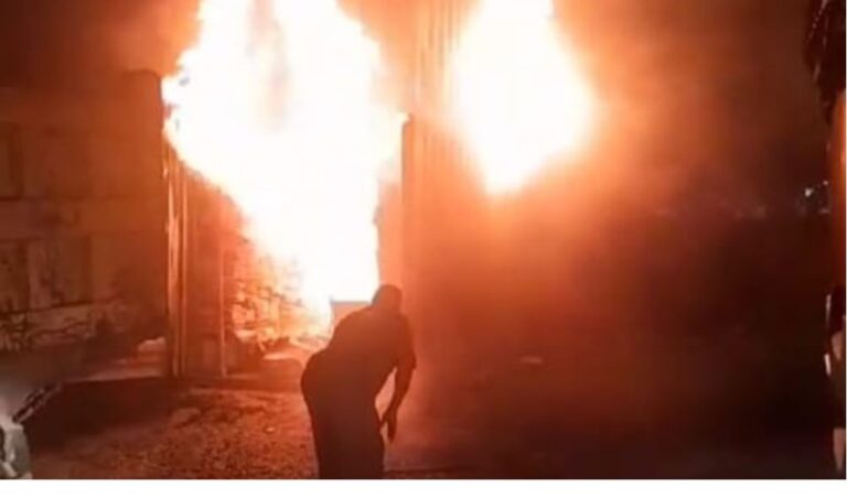 Early morning fire razes down court files