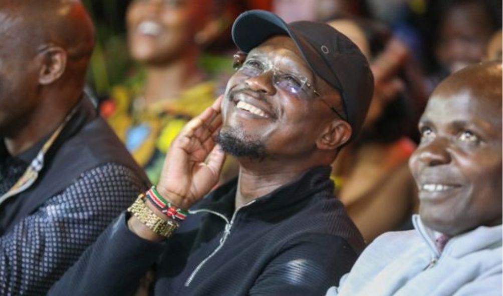 'Ruto Must Go' CS Ababu Namwamba heckled during Fred Omondi's last laugh show (VIDEO)