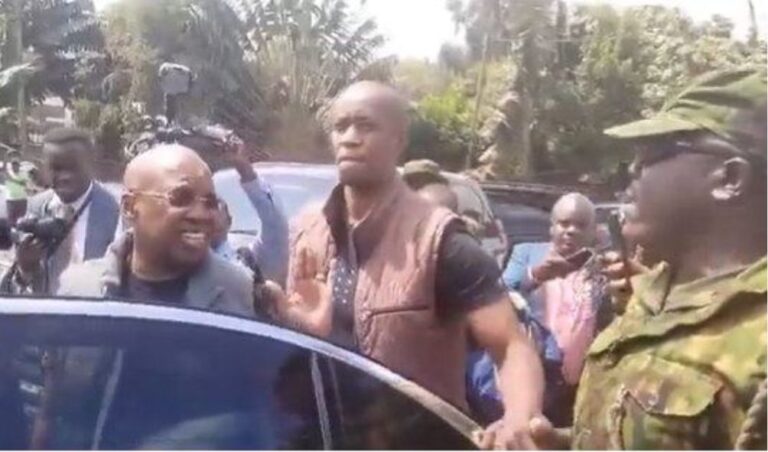 'Don't touch me'; Drama as Jimi Wanjigi clashes with police officers (VIDEO)