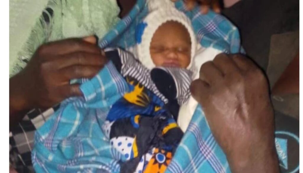 Police search for mum who dumped newborn baby girl found abandoned in the bush.