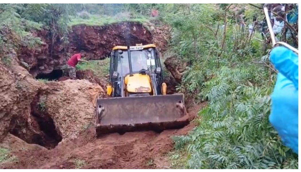 2 women killed, several injured after quarry collapses
