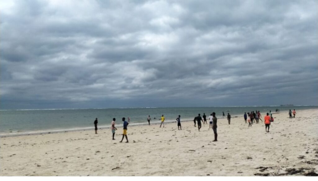 All public beaches in Mombasa are to be closed following a directive by Mombasa Governor Abdulswamad Sherrif Nassir.