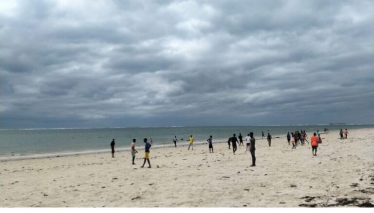 All public beaches in Mombasa are to be closed following a directive by Mombasa Governor Abdulswamad Sherrif Nassir.