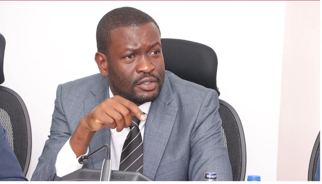 Senator Sifuna refused to recognise Farouk Kibet, saying he doesn't hold any constitutional office.