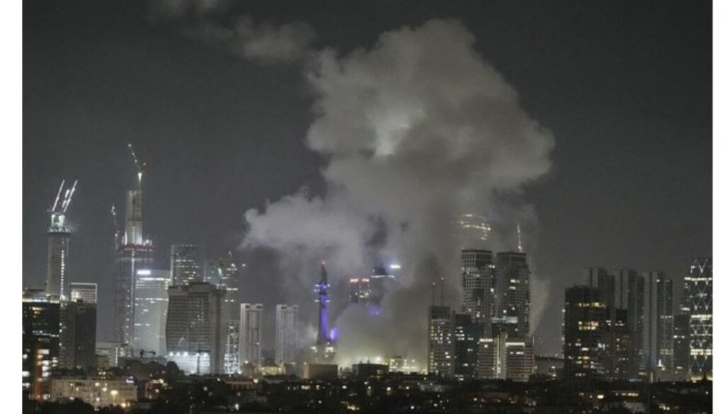 Israel threatens to make Tehran 'burn' after Iranian retaliatory strikes