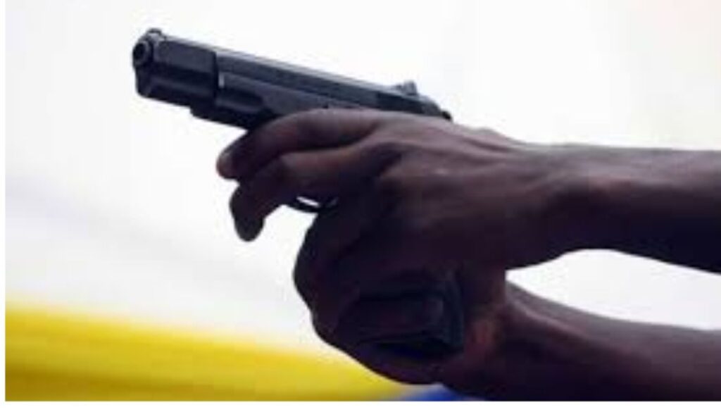 A Thika-based police officer attached to SPIV has been shot dead in the Cravers area of Thika West Sub-County.