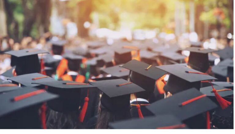 The Ministry of Education has announced a reduction in fees across all academic programs in public universities.