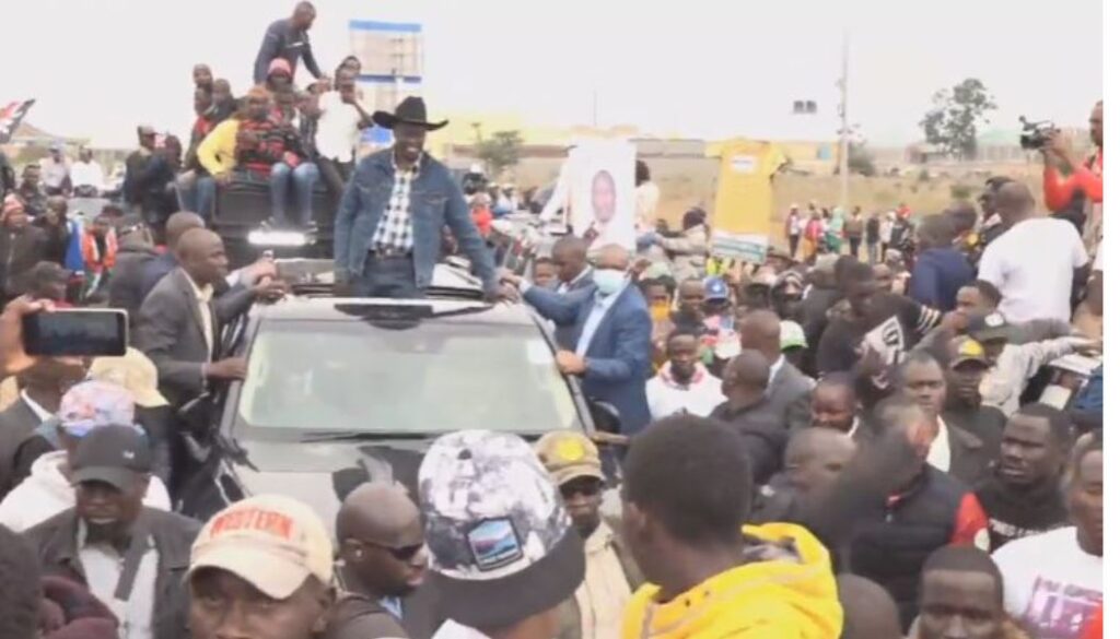 Several people were injured after rowdy youth pelted stones at DCP party leader Rigathi Gachagua's procession.