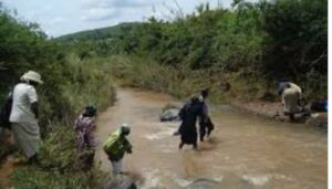 woman allegedly throws two children into River Mathioya
