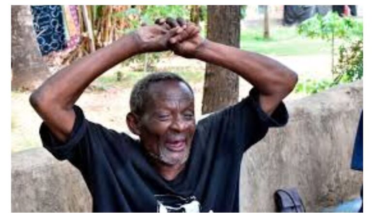 Man who whipped Raila Odinga apologizes