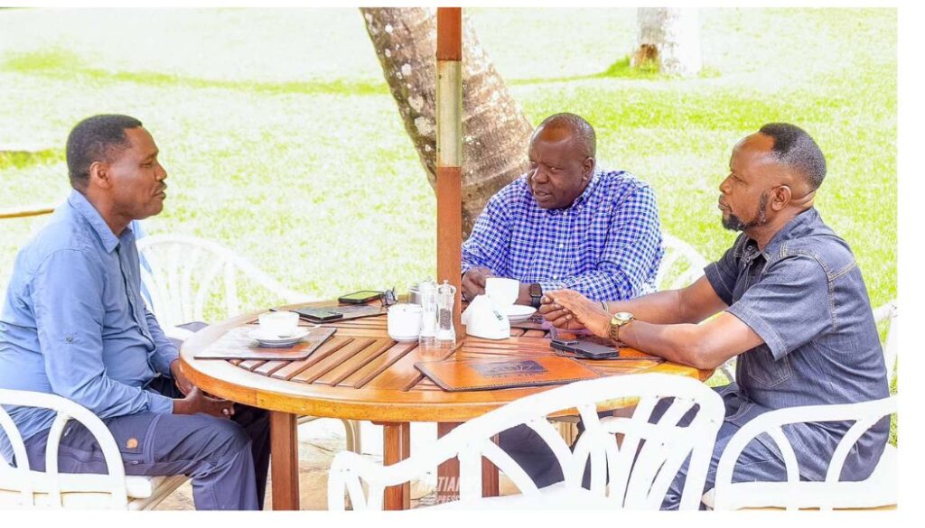Natembeya and former Interior Cabinet Secretary Fred Matiang’i on Wednesday, October 8, visited former Agriculture Cabinet Secretary Peter Munya.