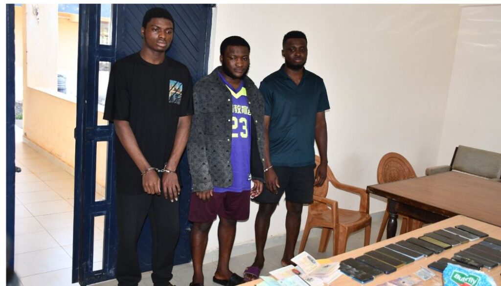 A multi-agency team has arrested 3 Nigerians linked to a cyber fraud syndicate in Mwea, Kirinyaga County.