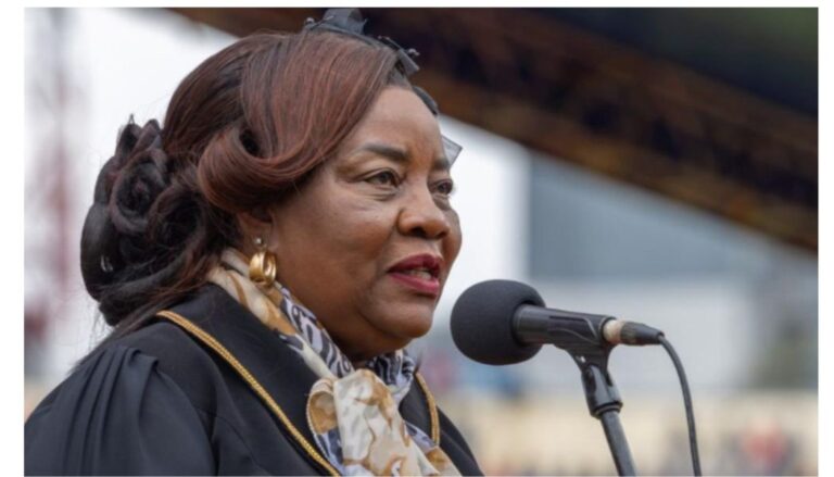 Ida Odinga lectures and chases away rowdy mourners