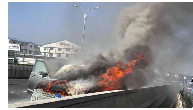 A Range Rover on Thursday, January 29, morning burst into flames along the Nairobi Expressway.