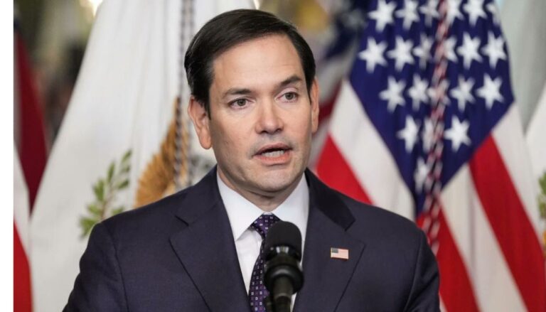 The United States government has announced that it has suspended all assistance programs benefiting Somalia. 