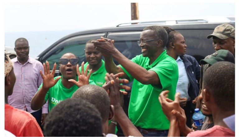 Former Chief Justice David Maraga was treated to a hostile reception in Tharaka Nithi County after his convoy was pelted with stones.
