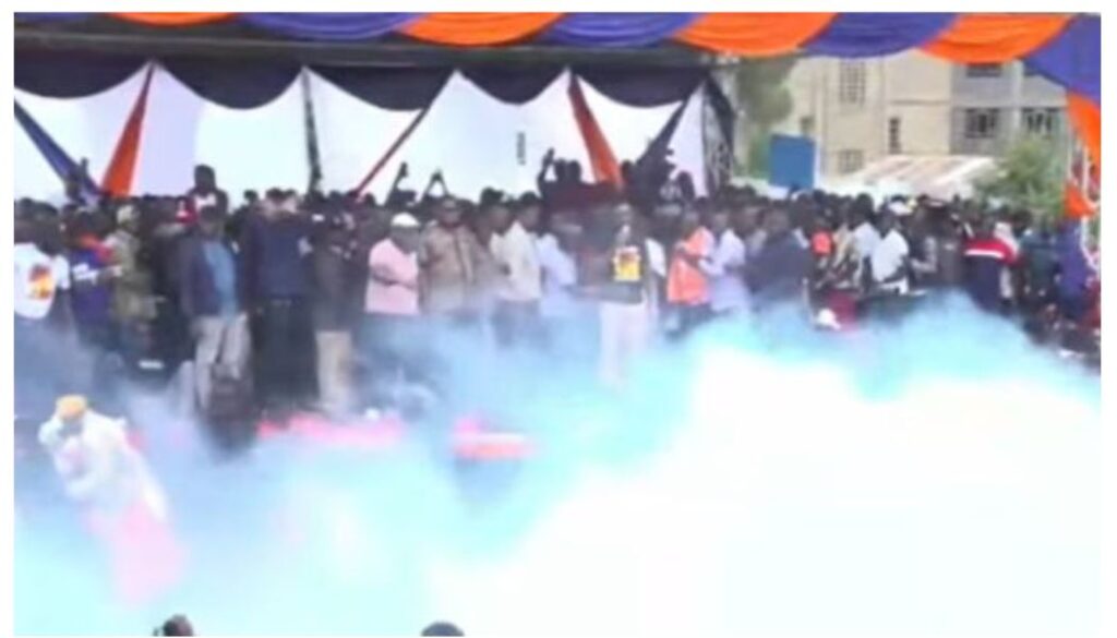 Crowds unmoved as teargas is fired moments before Sifuna addresses rally