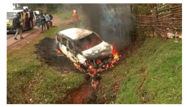 A Toyota Probox vehicle was torched on Monday, February 23, in Keroka, Kisii County, as supporters of Jubilee Candidate, Fred Matiang'i, clashed with suspected goons. 