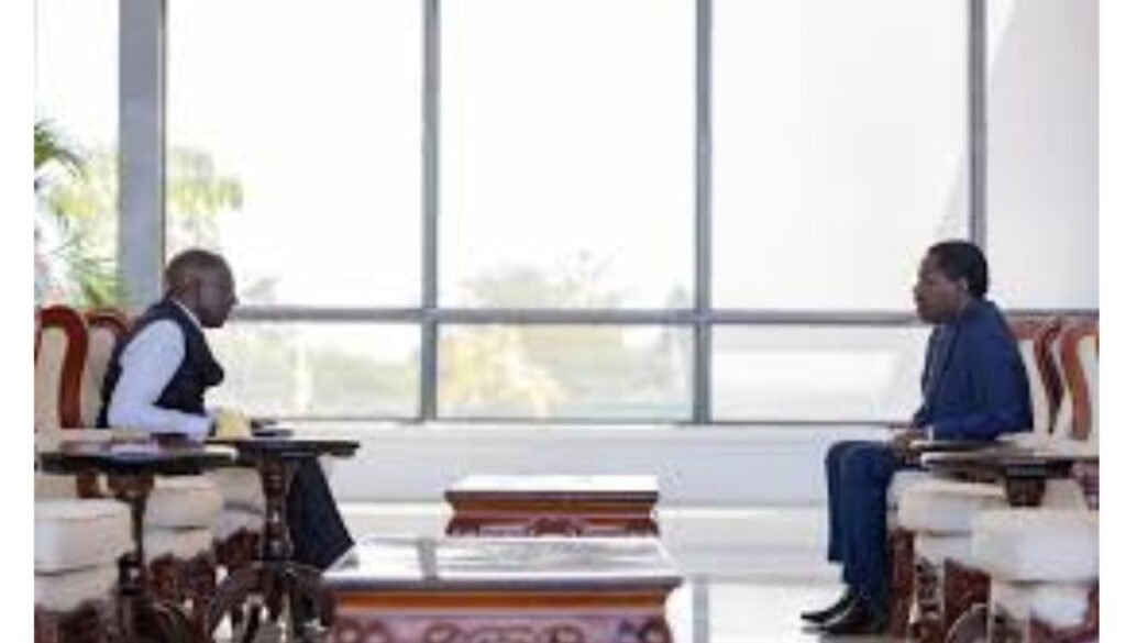 Party of National Unity (PNU) leader Peter Munya has dismissed a viral photo of him with President William Ruto at State House.