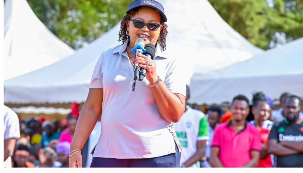 Kirinyaga Governor Anne Waiguru has urged the Mt Kenya community to remain united and honor past political commitments.