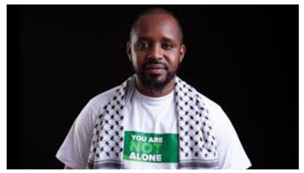 Presidential hopeful Boniface Mwangi on Wednesday, March 25, denied claims that retired President Uhuru Kenyatta was funding the 'Tuko Kadi' campaign.