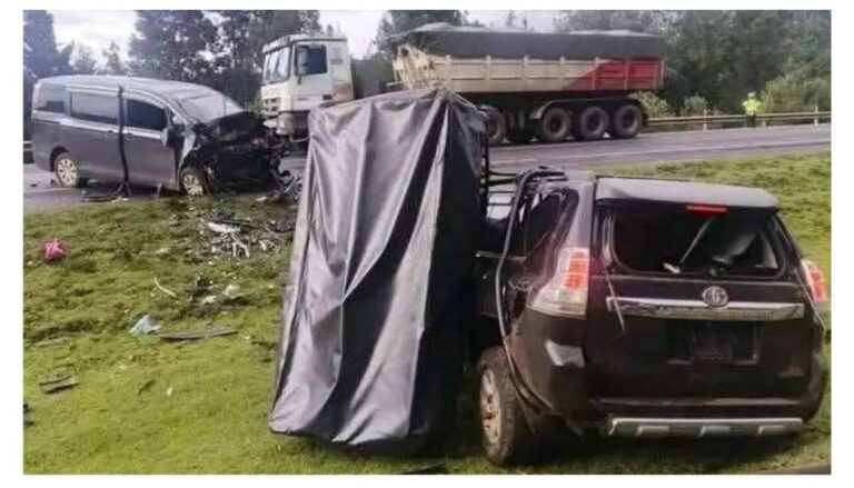 Fatal crash involving presidential press car leaves one dead, four injured