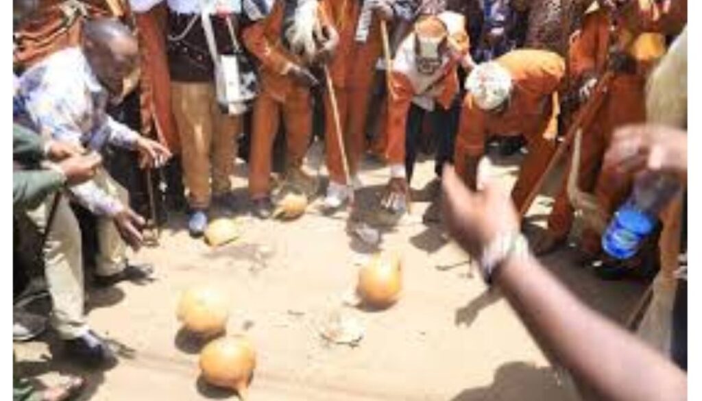 Kikuyu elders ‘curse’ government after police lob teargas at them at Githunguri shrine