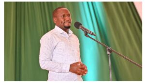 Kericho Senator Aaron Cheruiyot was without remorse when he clapped back at Nairobi Senator Edwin Sifuna for allegedly calling President William Ruto a criminal.