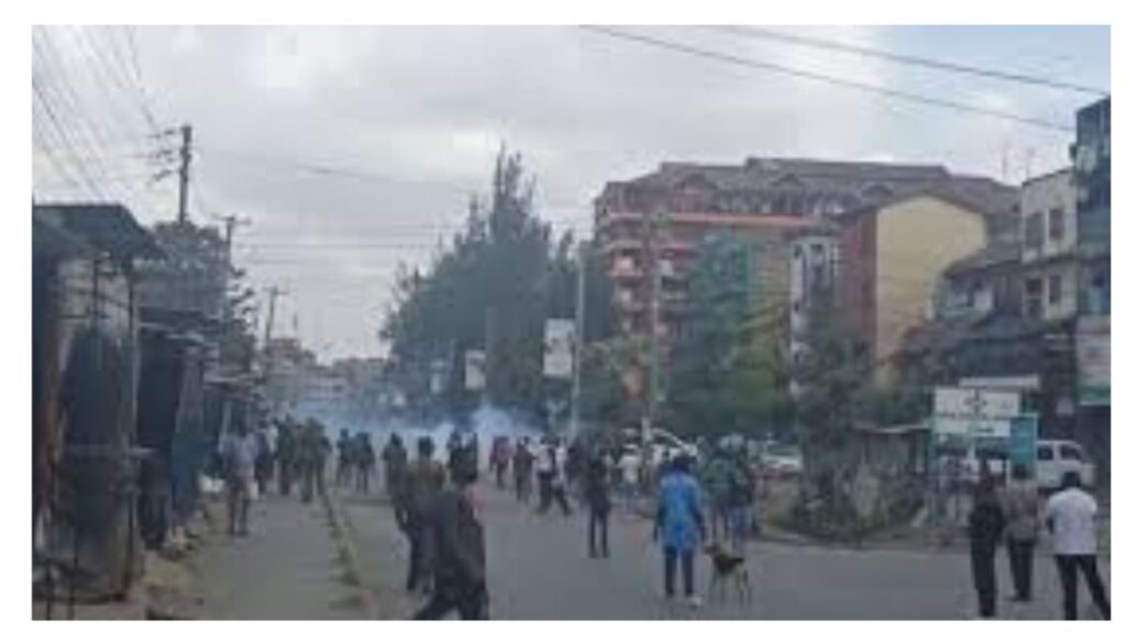 Residents of Huruma estate in Nairobi took to the streets on Wednesday to protest the shooting of a 14-year-old boy.