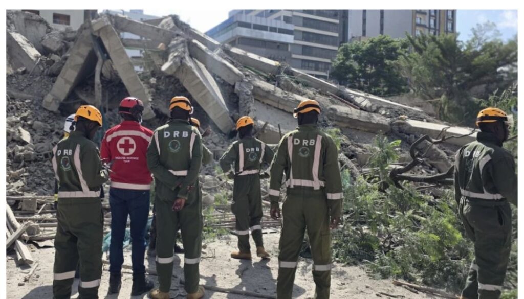 Three people have been killed as six others were rescued following the collapse of a building in the Highrise area of Kibera, Nairobi County.