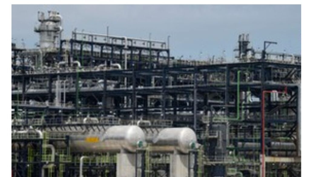 Suppliers in the G-to-G fuel deal unsettled with Dangote oil refinary plan; Ruto